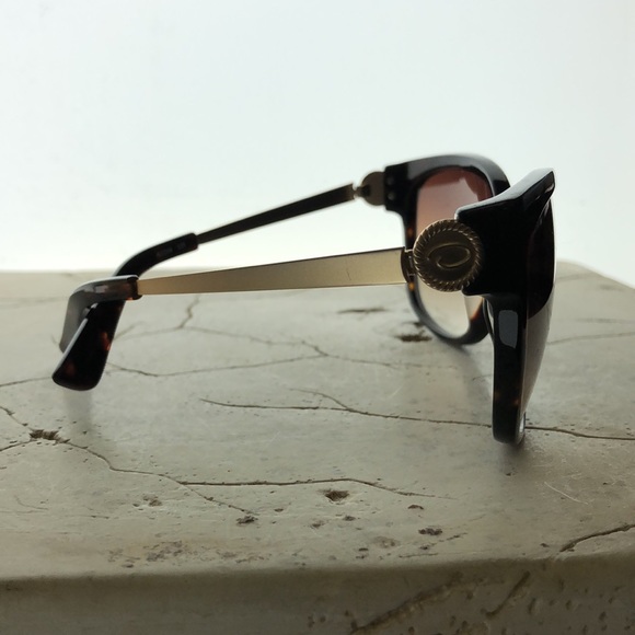 Oscar DeLa Renta Cat Eye Tortoise Shell Frame Gold Thin Arm Tan Tint - Picture 6 of 8